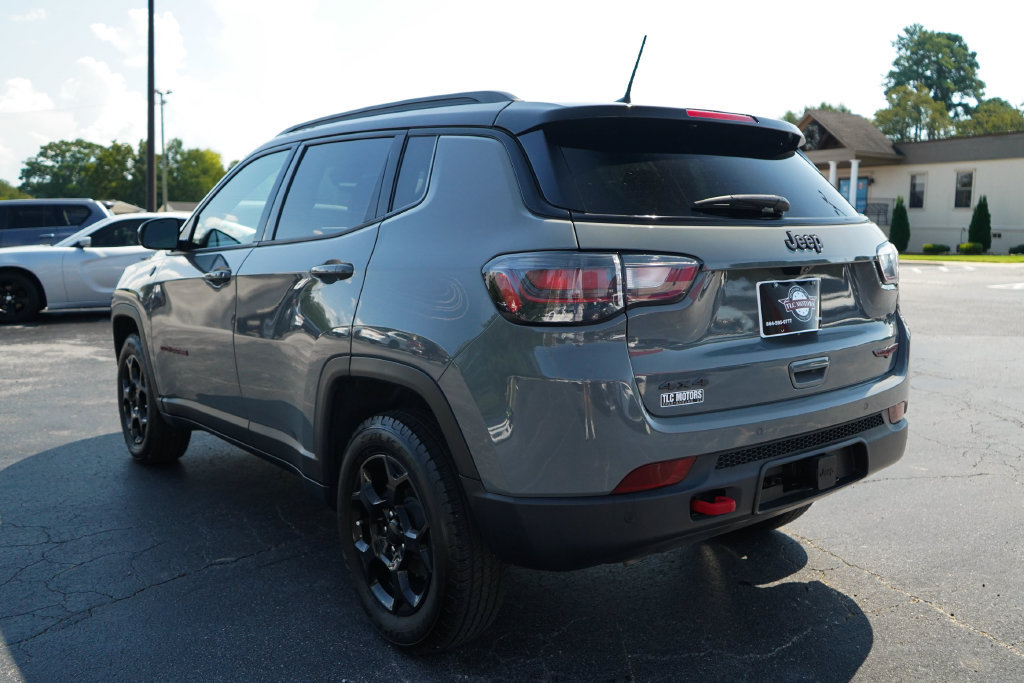 Used 2023 Jeep Compass Trailhawk w/ Trailhawk Elite Group AWD/4WD image 3