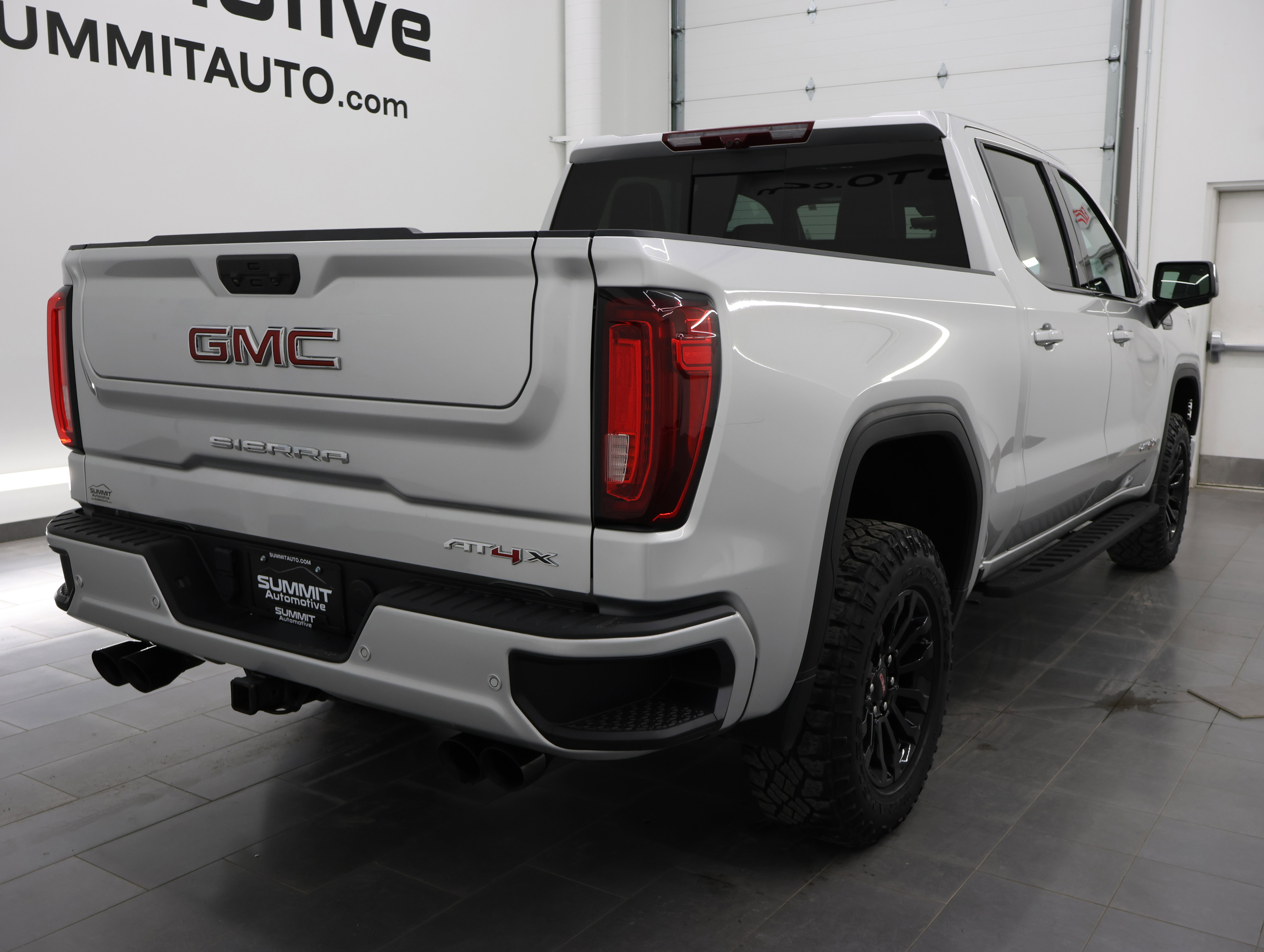 Used 2022 GMC Sierra 1500 AT4X image 4