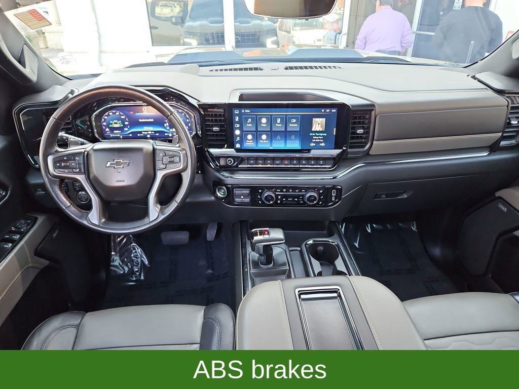 Used 2022 Chevrolet Silverado 1500 ZR2 w/ Technology Package image 9