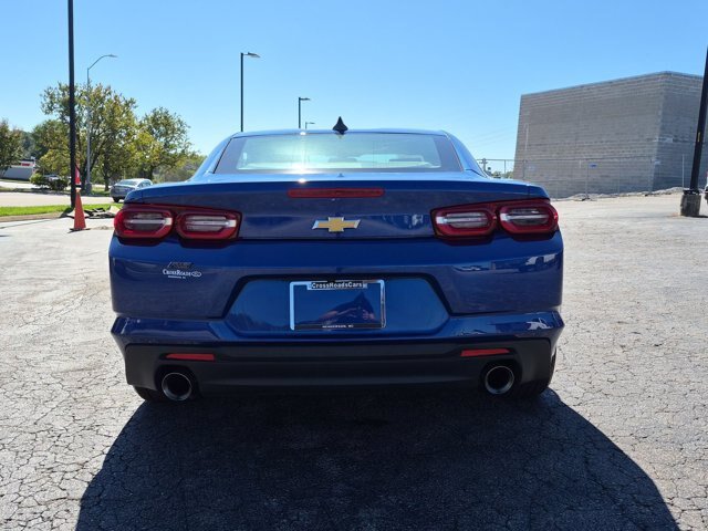 Used 2023 Chevrolet Camaro LT RWD image 5