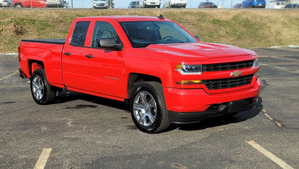 Used 2019 Chevrolet Silverado 1500 Custom w/ Custom Convenience Package image 16