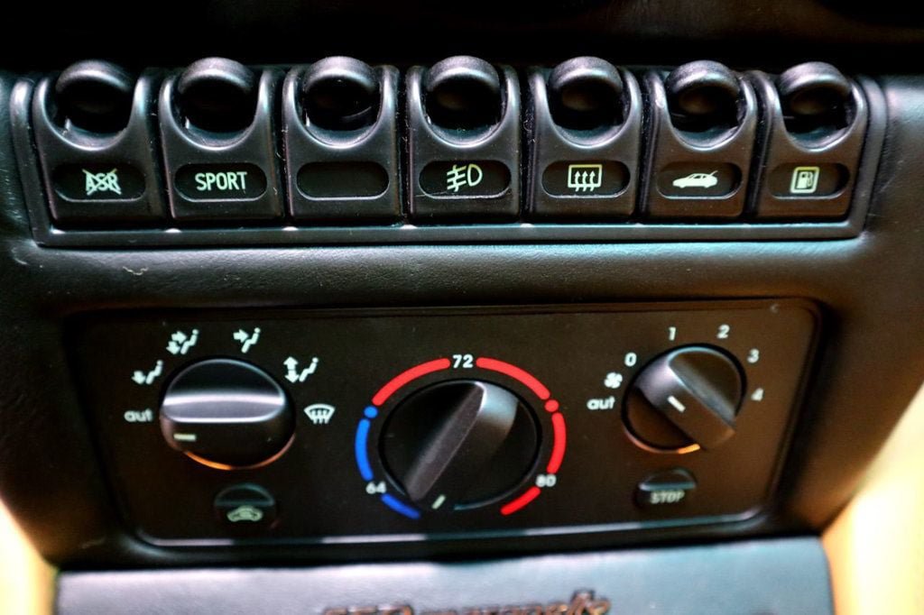 Used 1999 Ferrari 550 Maranello Coupe RWD image 35