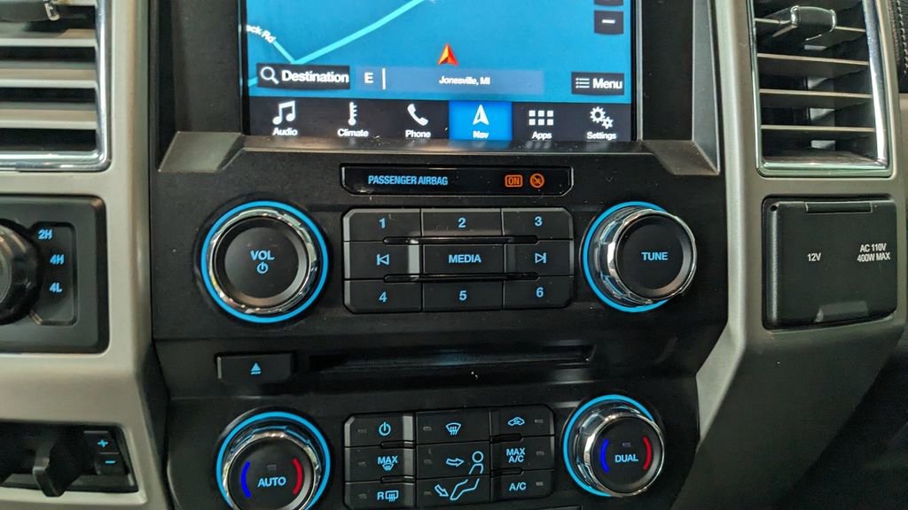 Used 2017 Ford F350 Lariat w/ Chrome Package image 29