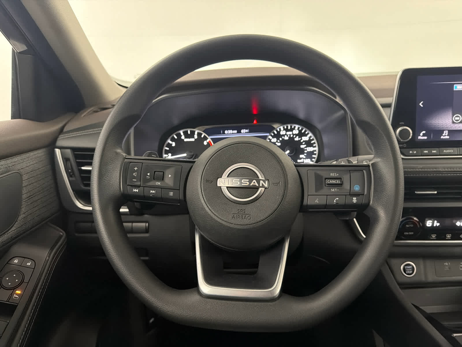 Used 2023 Nissan Rogue SV AWD/4WD image 17