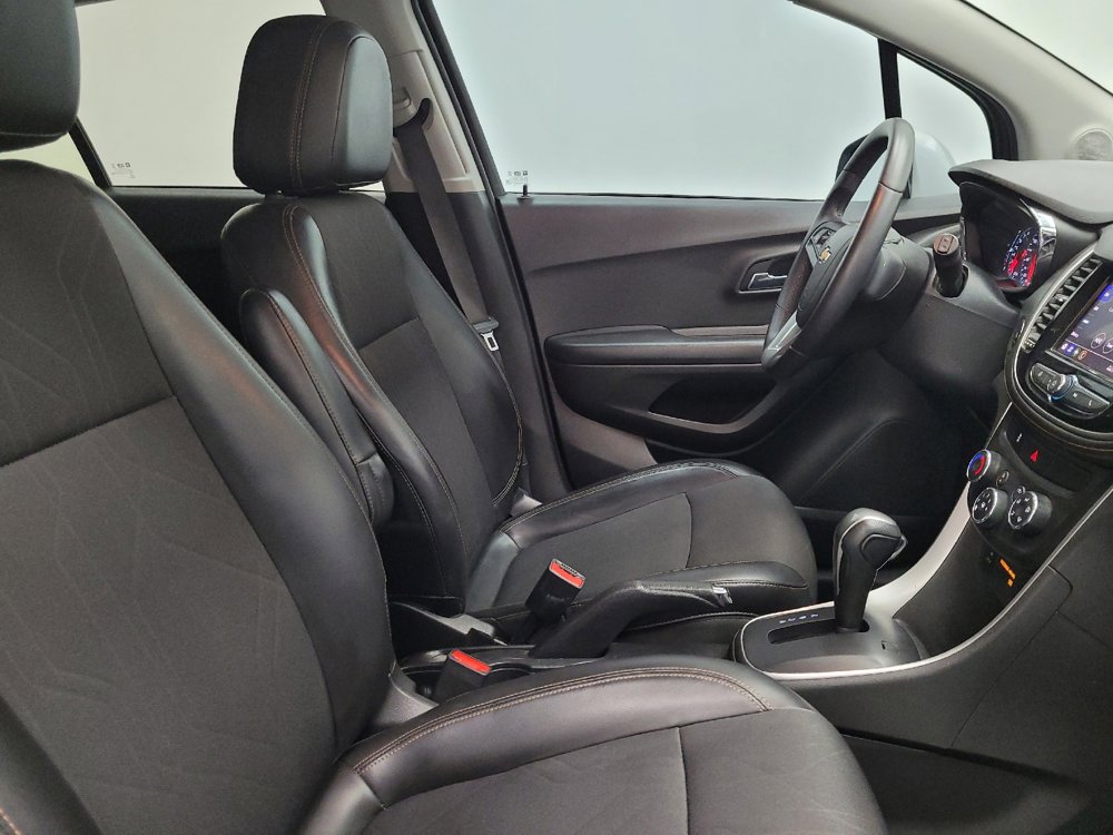 Used 2021 Chevrolet Trax LT w/ Sport Edition FWD image 21