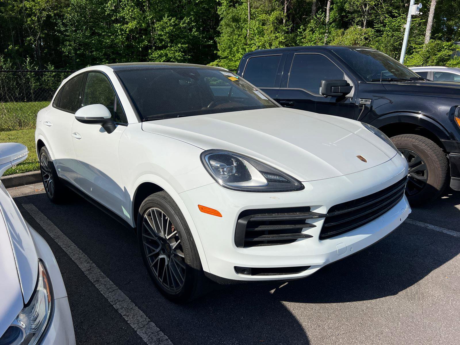 Used 2023 Porsche Cayenne Platinum Edition image 3