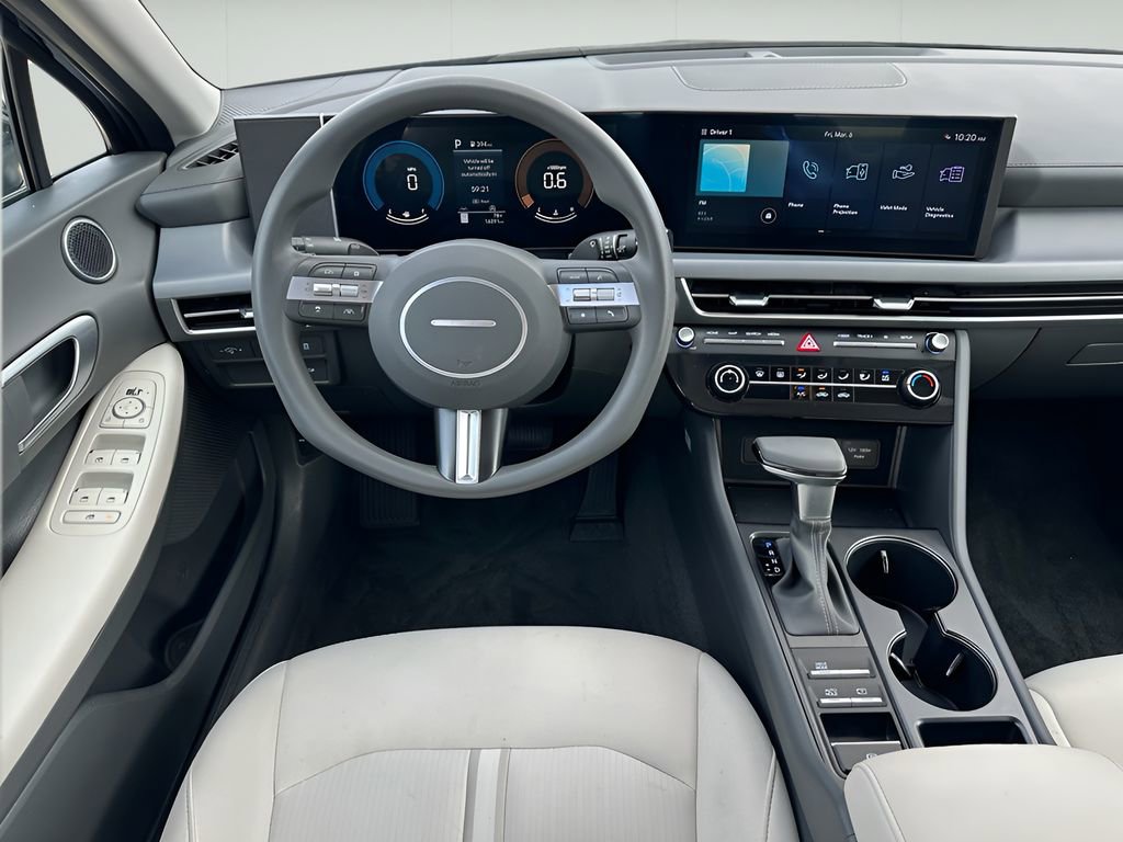 Used 2025 Hyundai Sonata SE image 14
