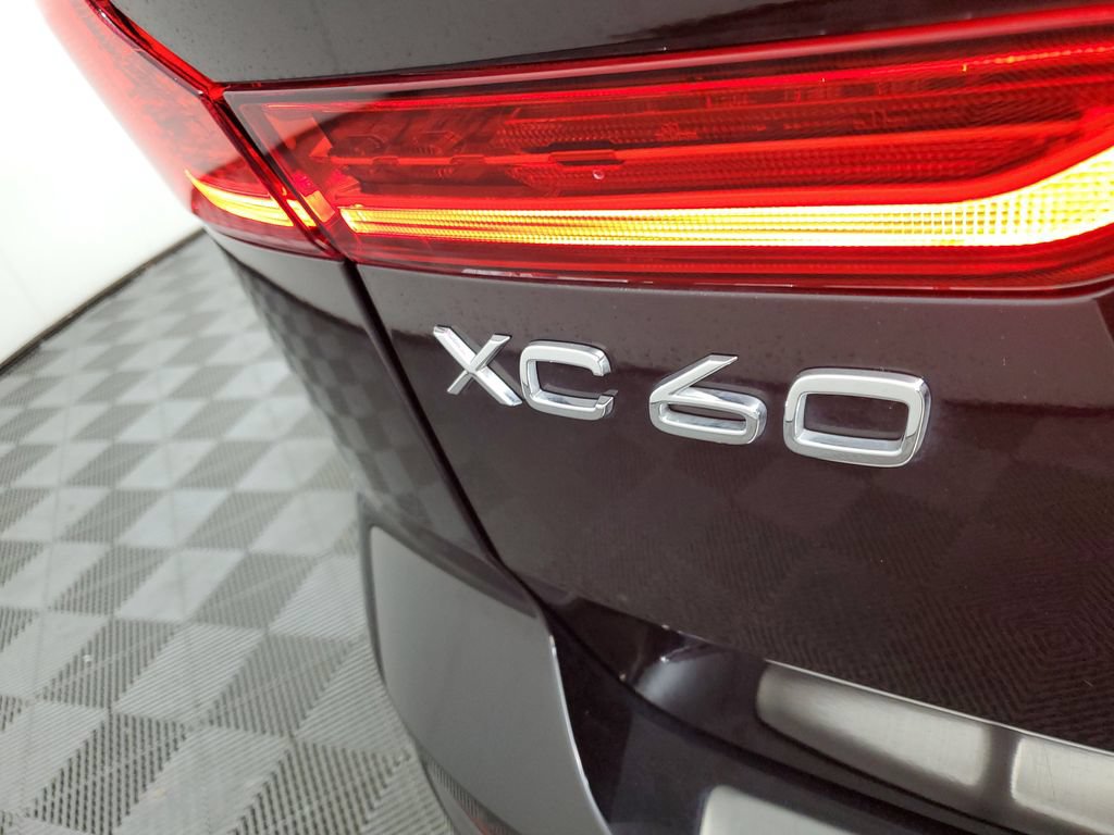 Certified 2025 Volvo XC60 T8 Plus w/ Protection Package Premier AWD/4WD image 9