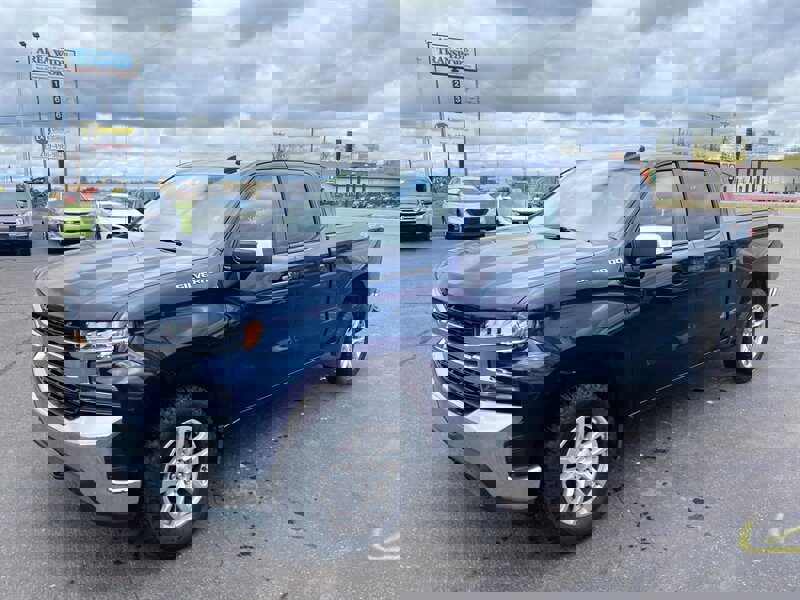 Used 2021 Chevrolet Silverado 1500 LT image 4