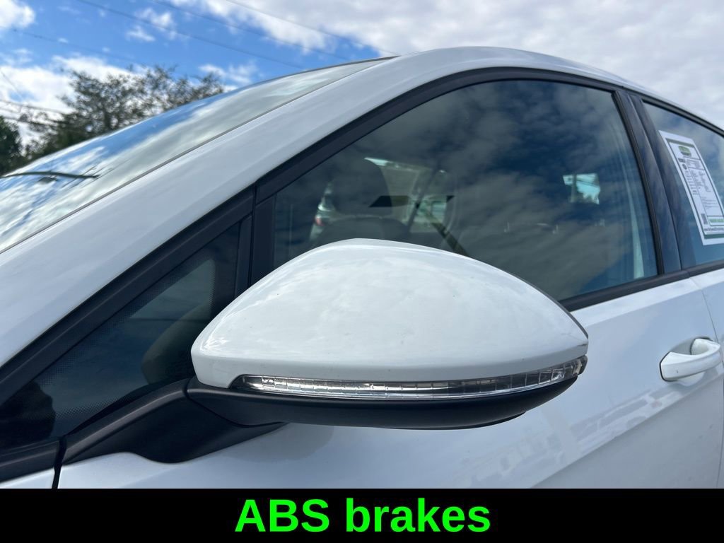 Used 2015 Volkswagen Golf 4-Door image 19