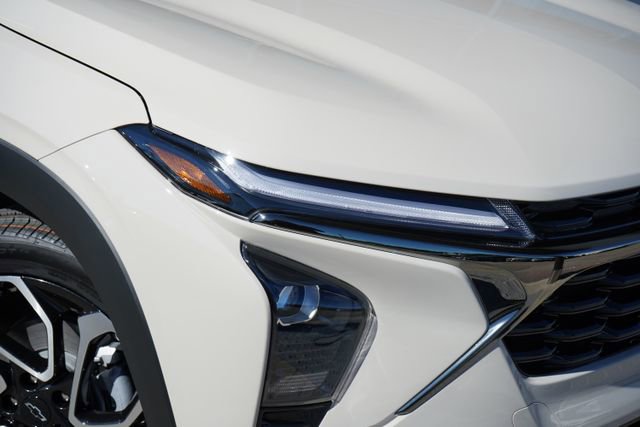 New 2026 Chevrolet Trax RS w/ Sunroof Package image 12