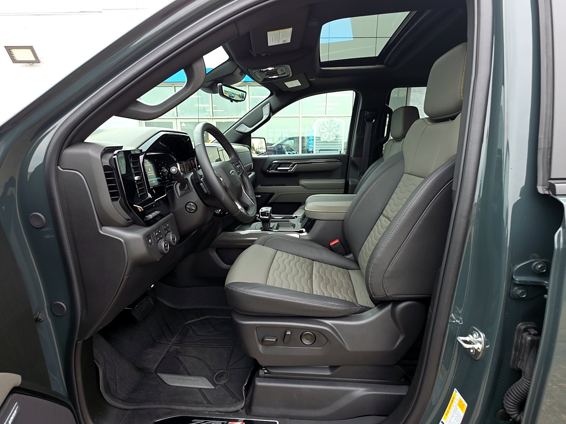 Used 2026 Chevrolet Silverado 1500 ZR2 image 10