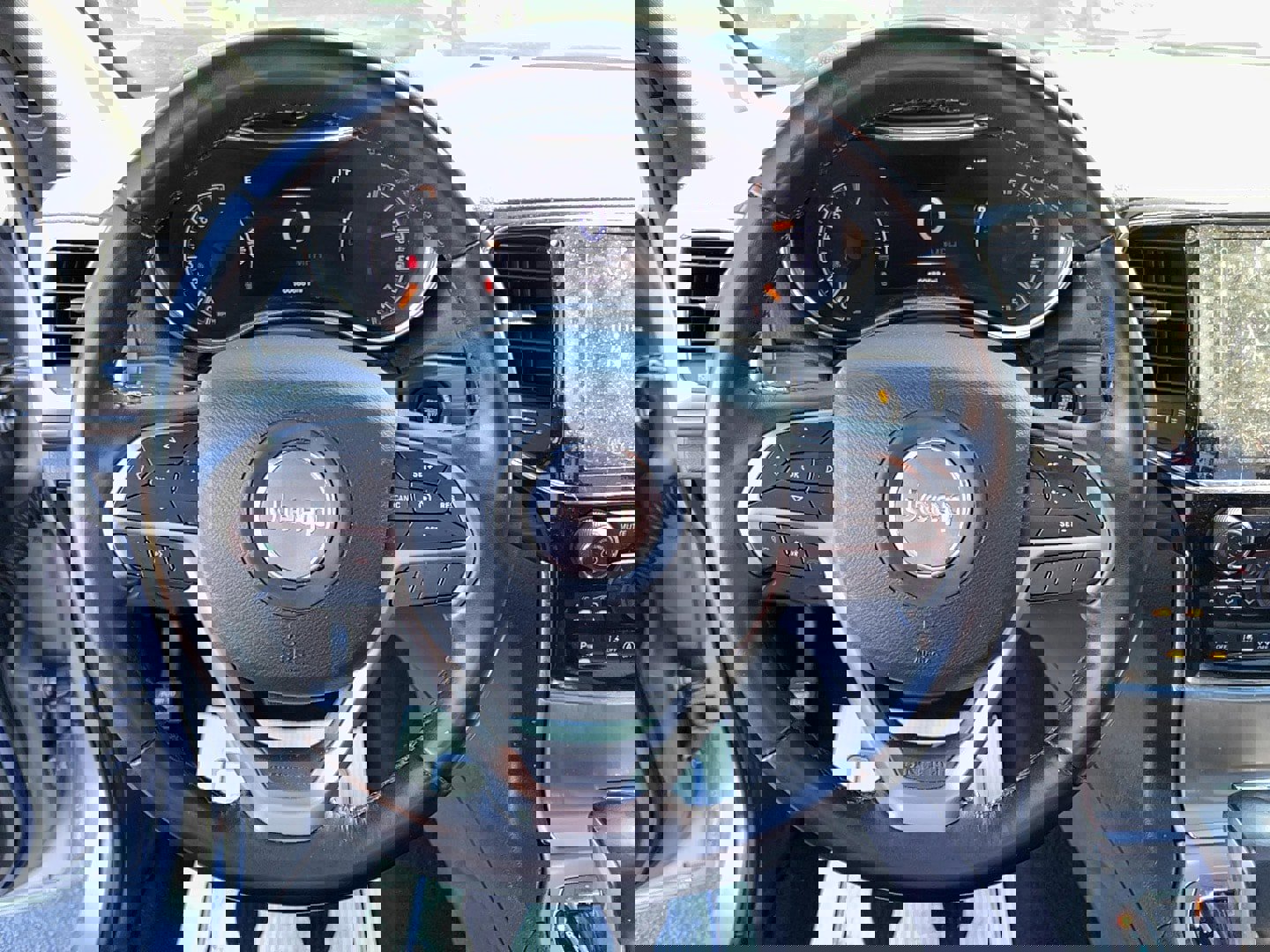 Used 2021 Jeep Grand Cherokee Laredo X image 17