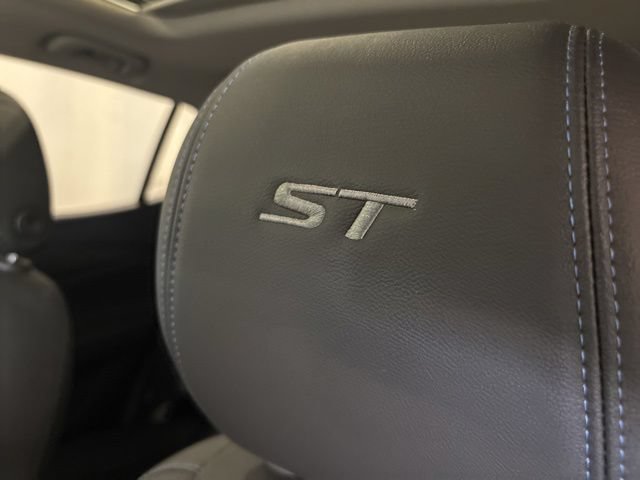 Certified 2025 Buick Encore GX Sport Touring w/ Experience Buick Package AWD/4WD image 16