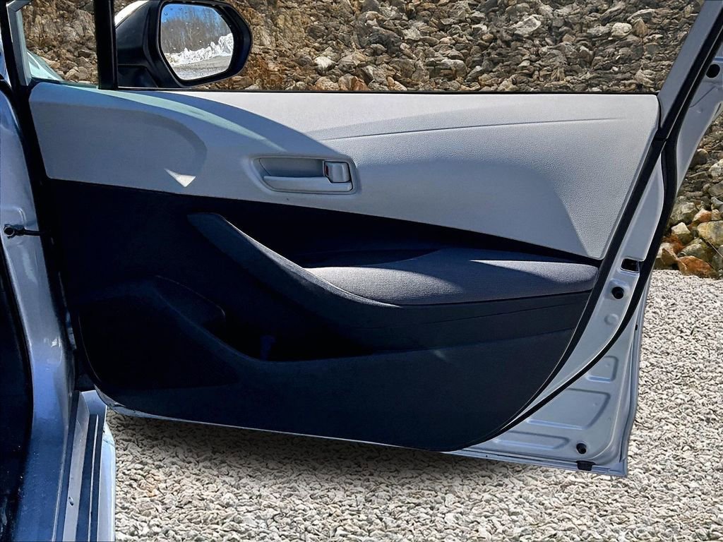 Used 2022 Toyota Corolla LE image 21