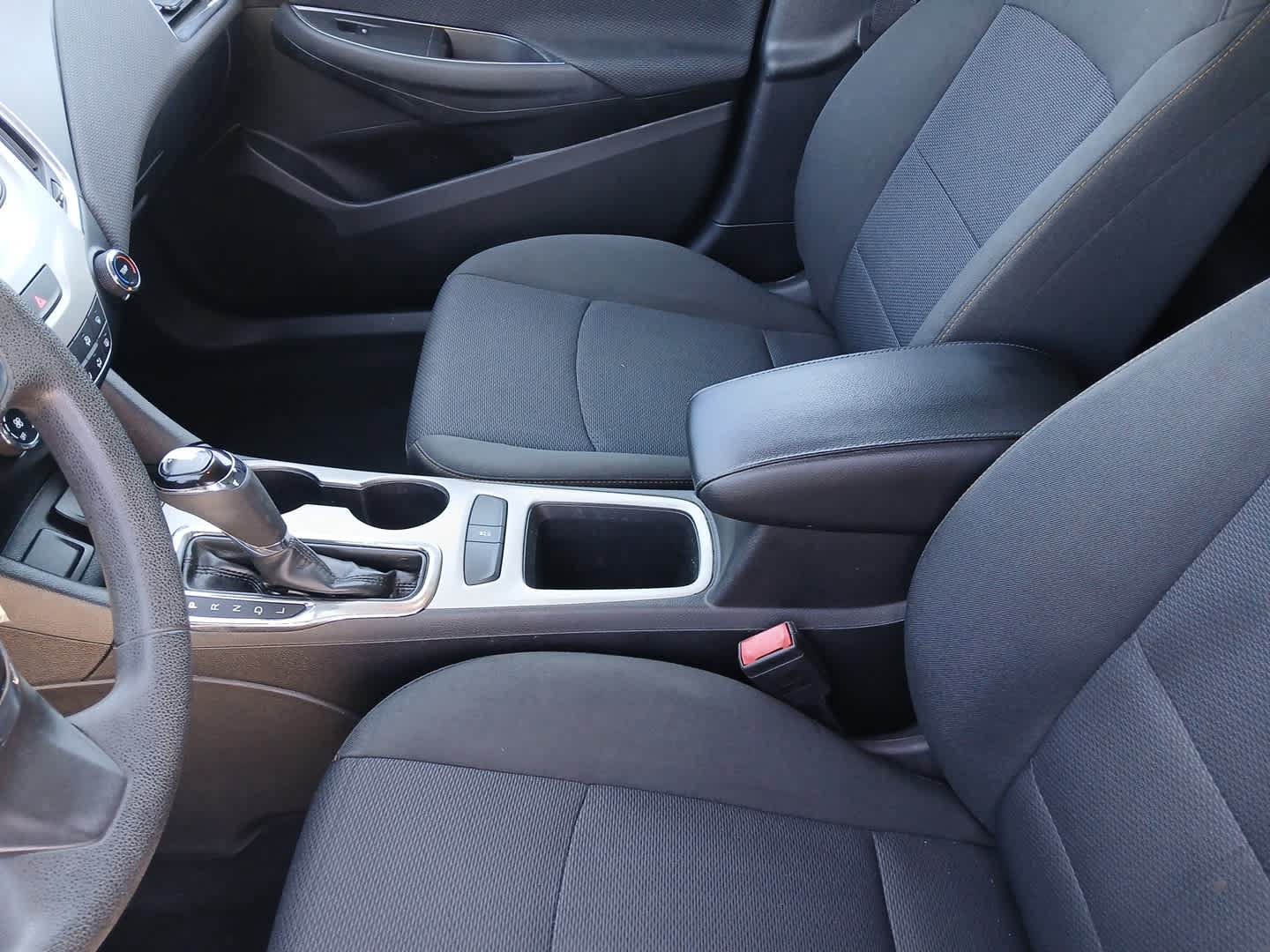 Used 2017 Chevrolet Cruze LS FWD image 13