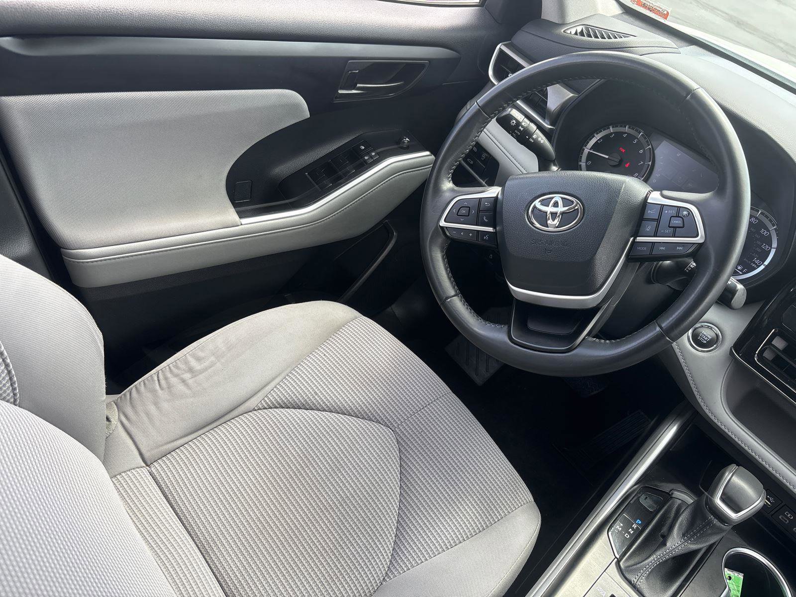 Used 2023 Toyota Highlander LE image 14