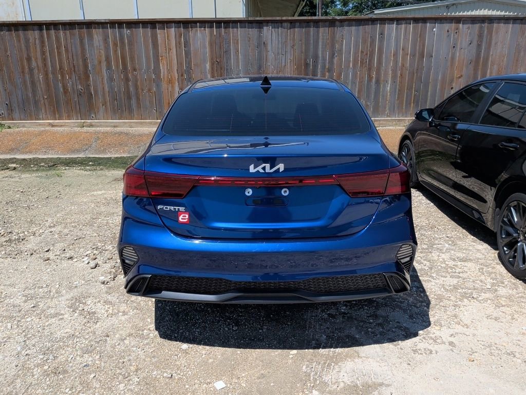 Used 2022 Kia Forte LXS FWD image 7