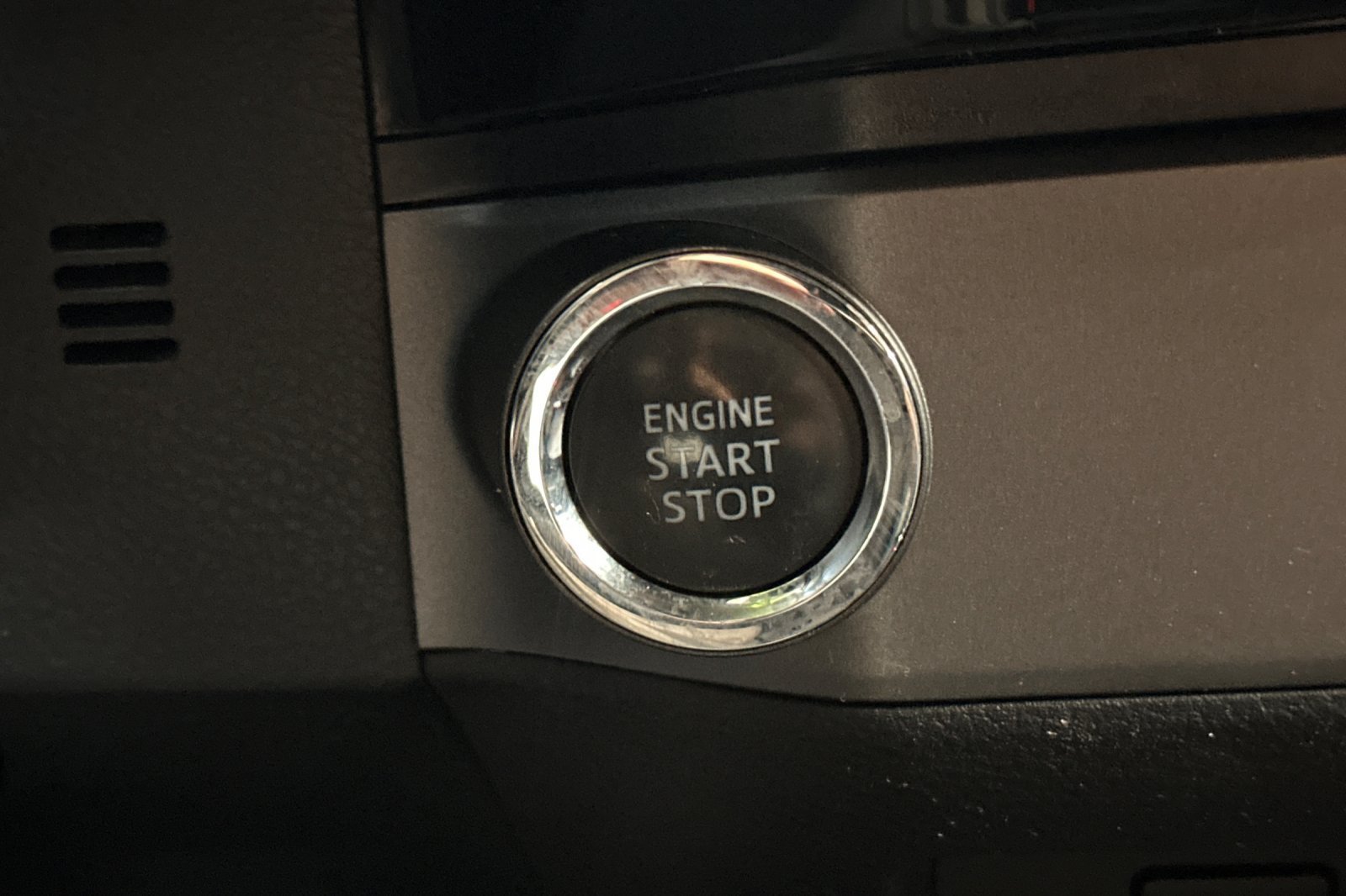 Used 2018 Toyota Tacoma TRD Sport w/ Technology Package RWD image 23