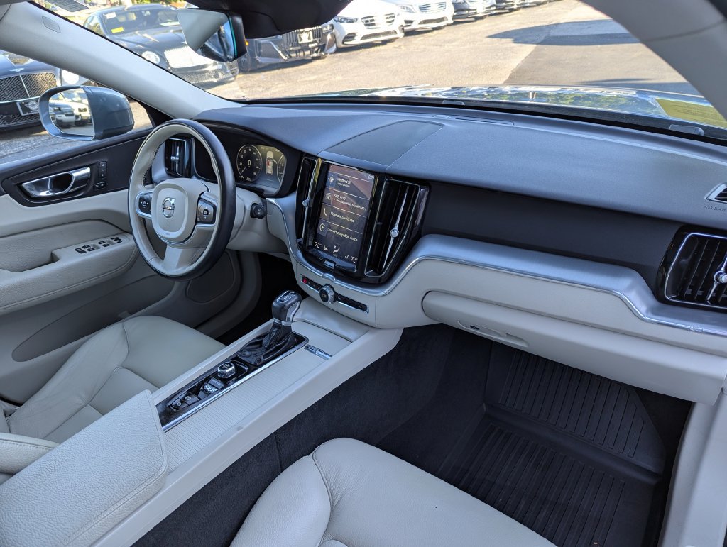 Used 2018 Volvo XC60 T5 Momentum w/ Convenience Package AWD/4WD image 27