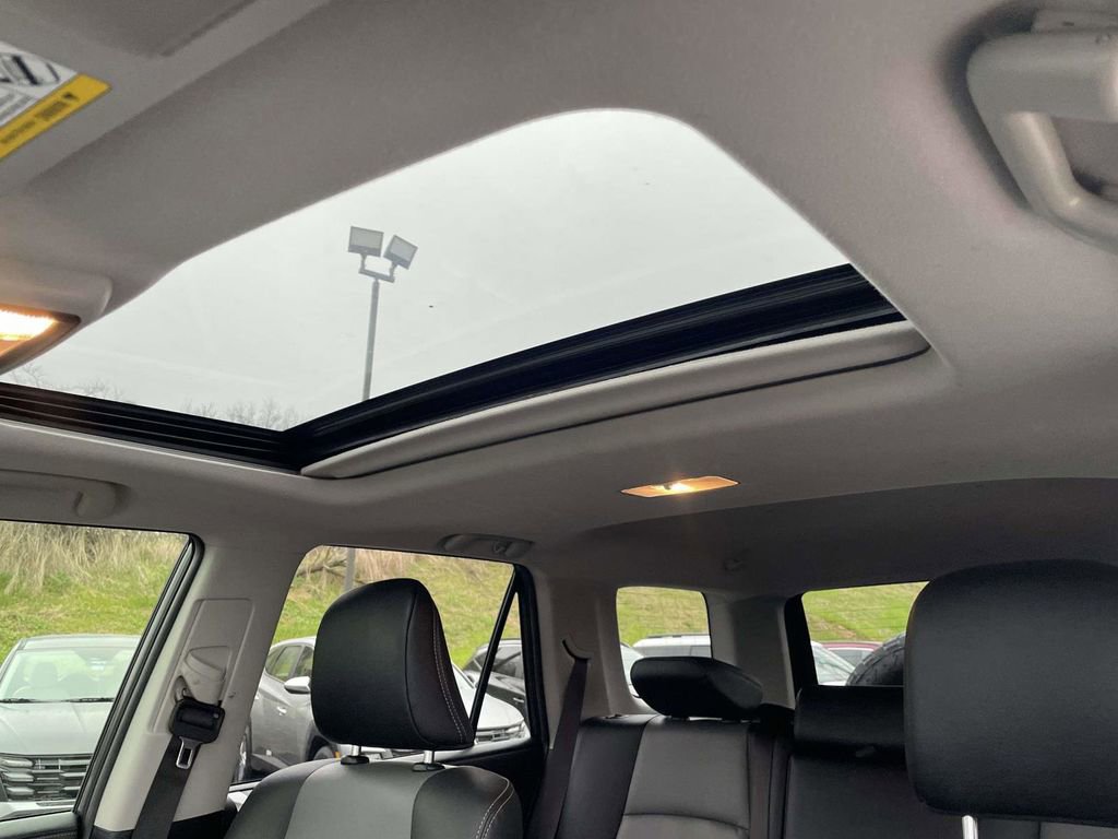 Used 2022 Toyota 4Runner SR5 Premium w/ Moonroof Package image 16