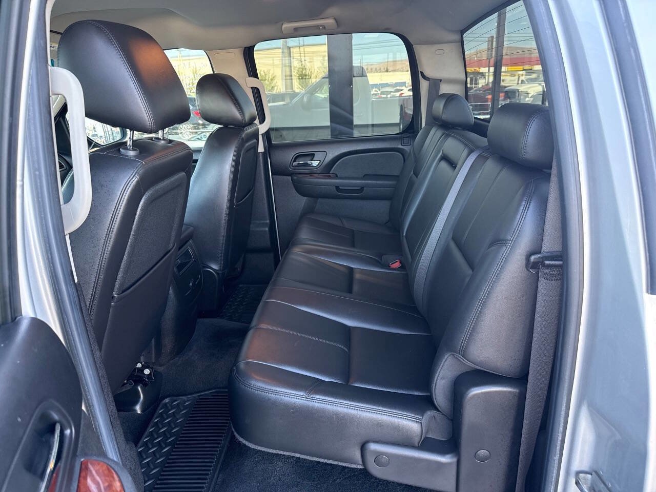 Used 2010 GMC Sierra 1500 SLT w/ SLT Convenience Package AWD/4WD image 8