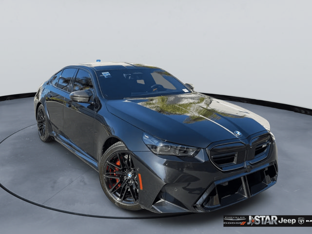 Used 2025 BMW M5 w/ Carbon Package AWD/4WD image 3
