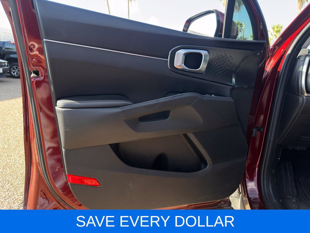 Used 2025 Kia Sorento S w/ Panoramic Sunroof Package FWD image 6