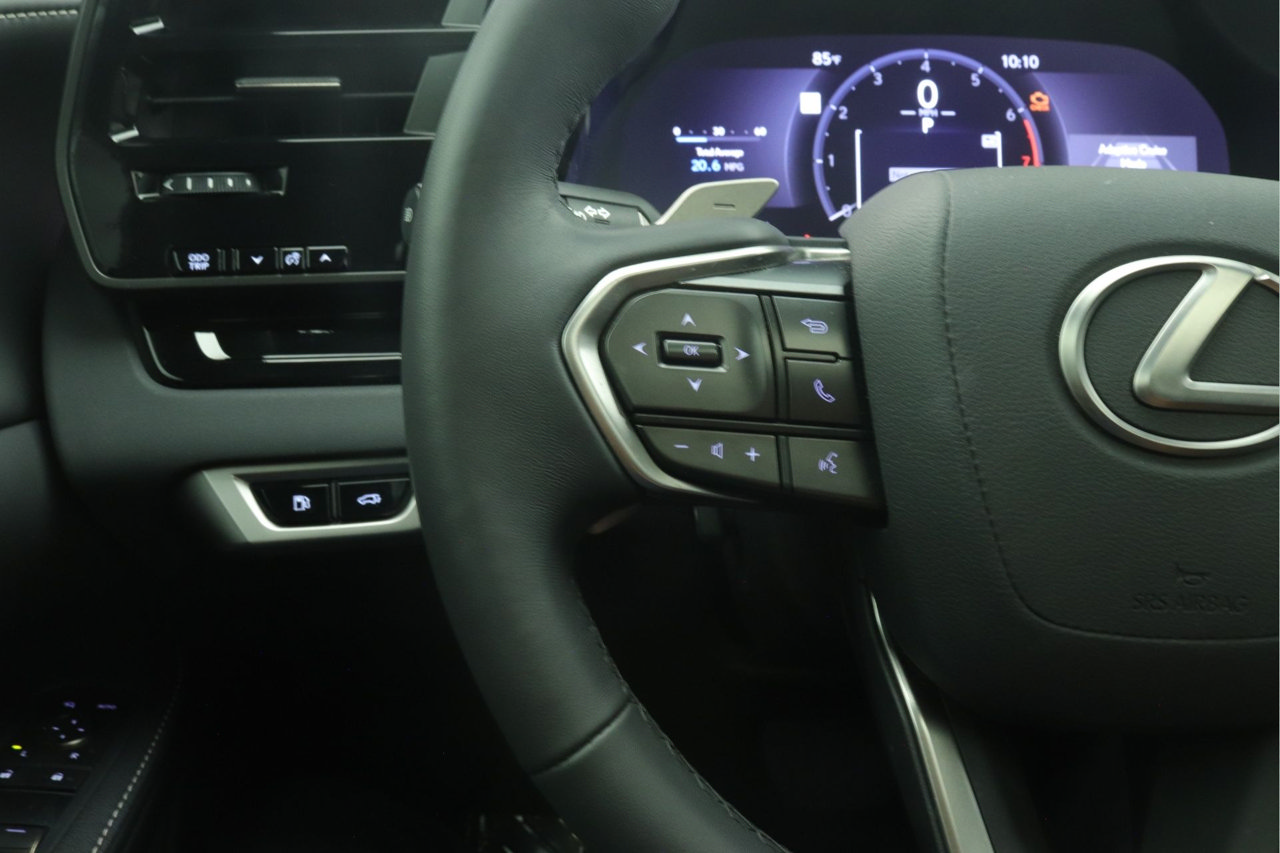 Used 2025 Lexus RX 350 FWD w/ Technology Package image 10