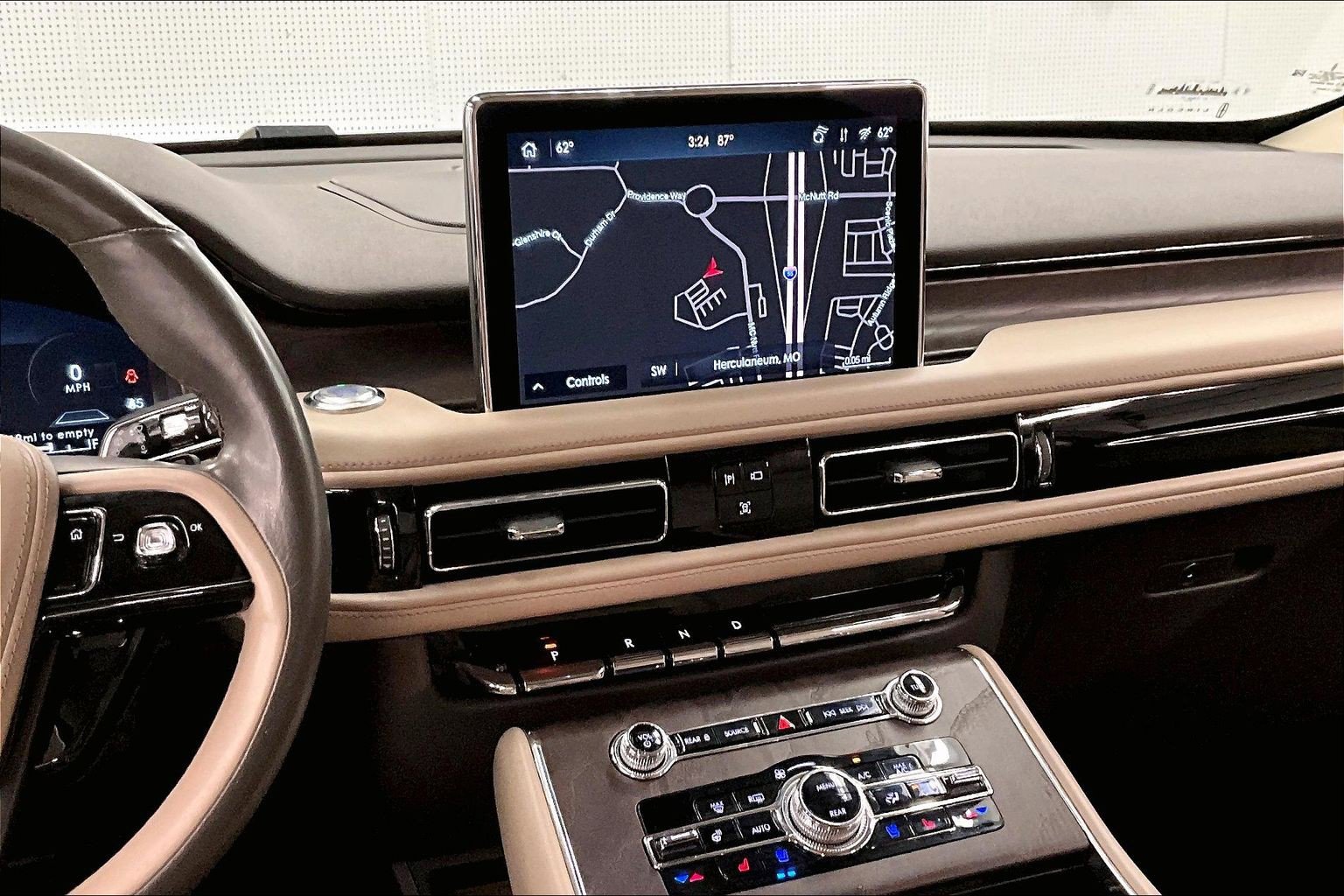Used 2023 Lincoln Aviator Reserve w/ Elements Package Plus AWD/4WD image 7