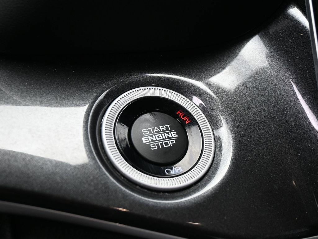 Used 2023 Jeep Grand Cherokee L Laredo RWD image 17