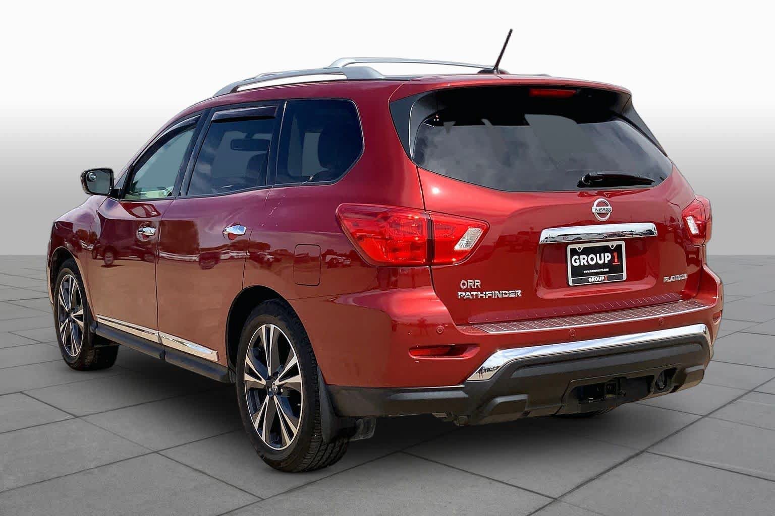 Used 2017 Nissan Pathfinder Platinum FWD image 12