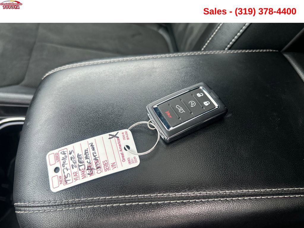 Used 2025 Jeep Grand Cherokee Altitude image 26