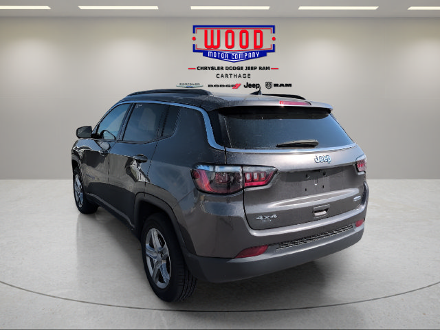 Used 2024 Jeep Compass Latitude AWD/4WD image 4