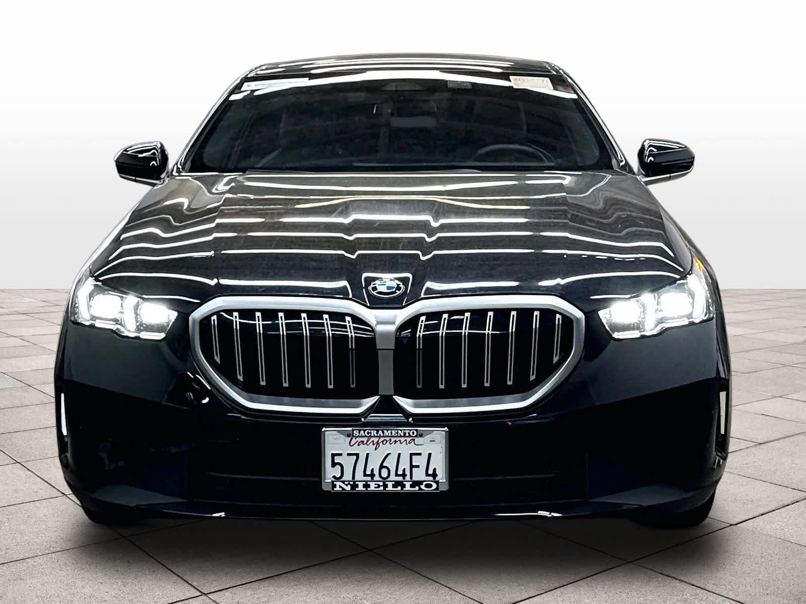 Used 2025 BMW 530i w/ Premium Package RWD image 3