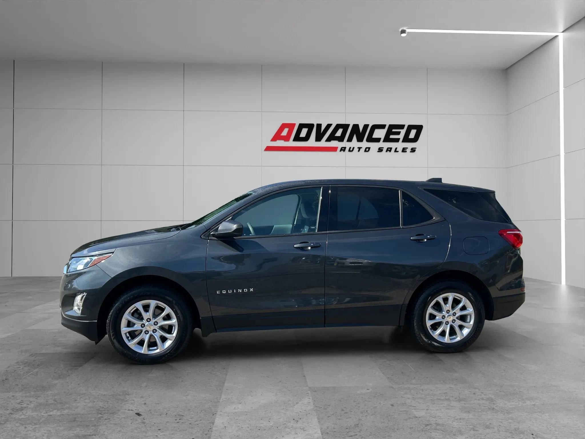Used 2019 Chevrolet Equinox LS w/ LS Convenience Package image 4