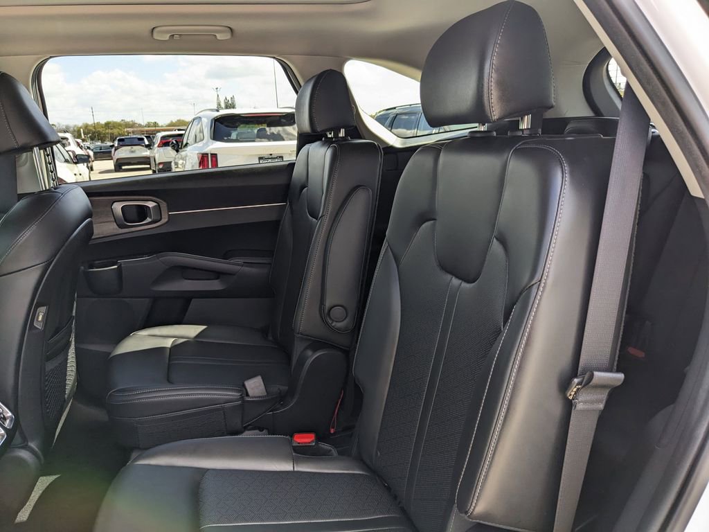 Certified 2023 Kia Sorento EX w/ Panoramic Sunroof Package image 20