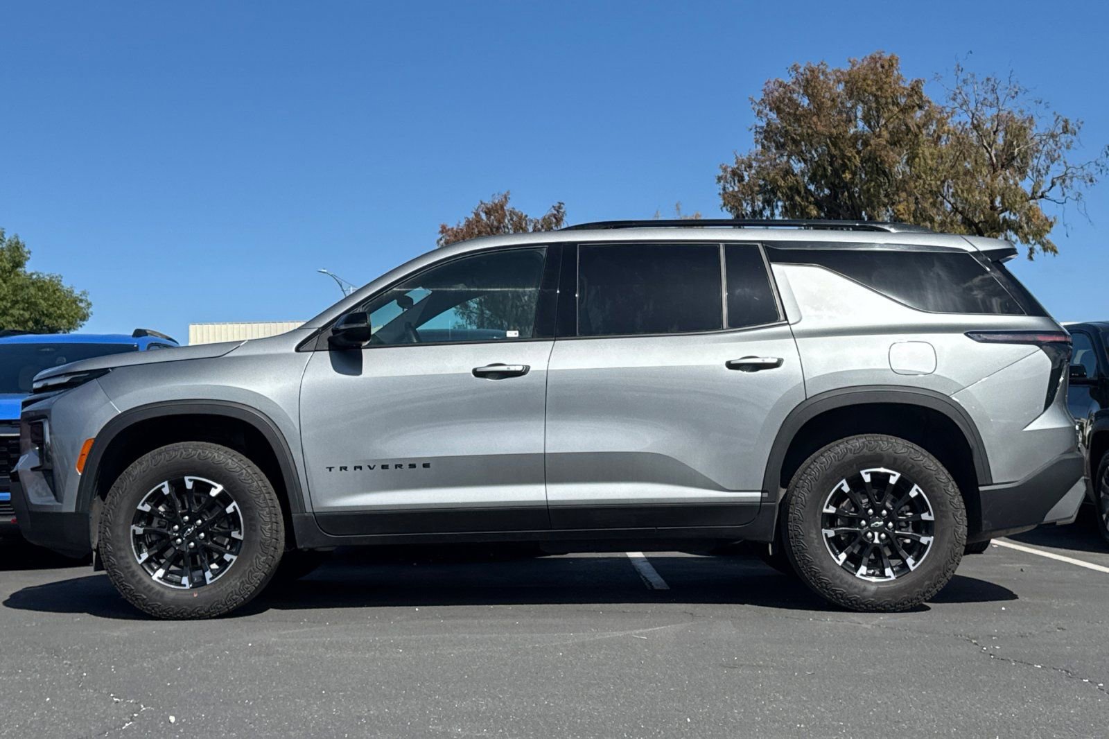 Used 2025 Chevrolet Traverse Z71 AWD/4WD image 8
