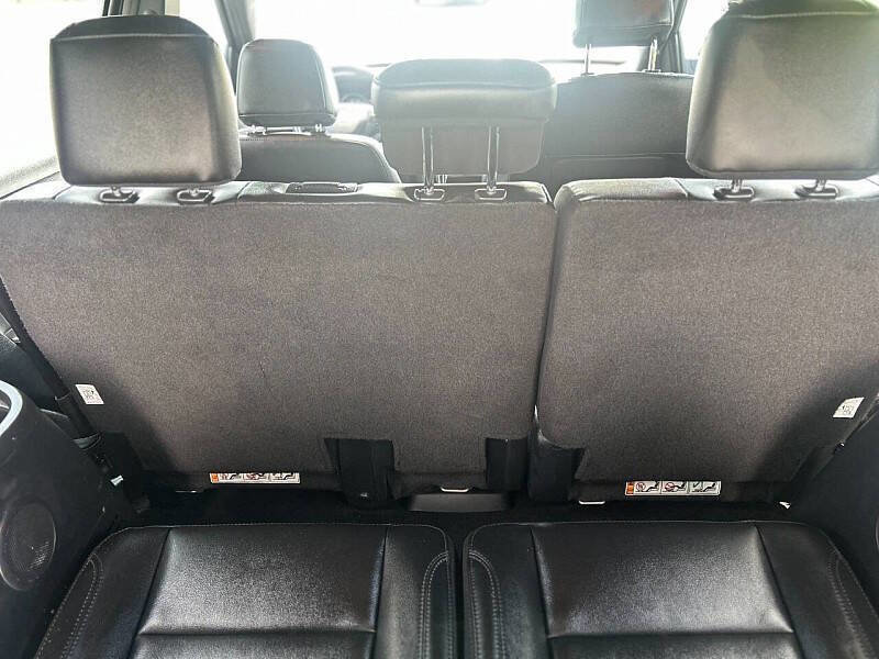 Used 2017 Ford Explorer XLT w/ Equipment Group 202A image 14