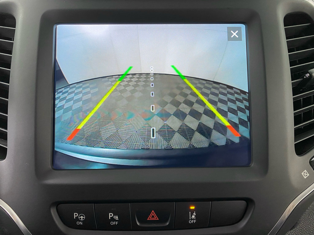 Used 2023 Jeep Cherokee Altitude Lux w/ Lux Elite Package image 7