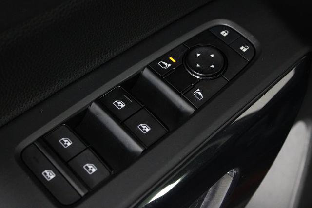 Certified 2024 Nissan Pathfinder SV w/ Black Appearance Package FWD image 23