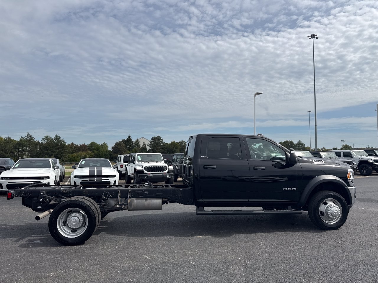 Used 2024 RAM 5500 SLT w/ Quick Order Package 27G SLT AWD/4WD image 2