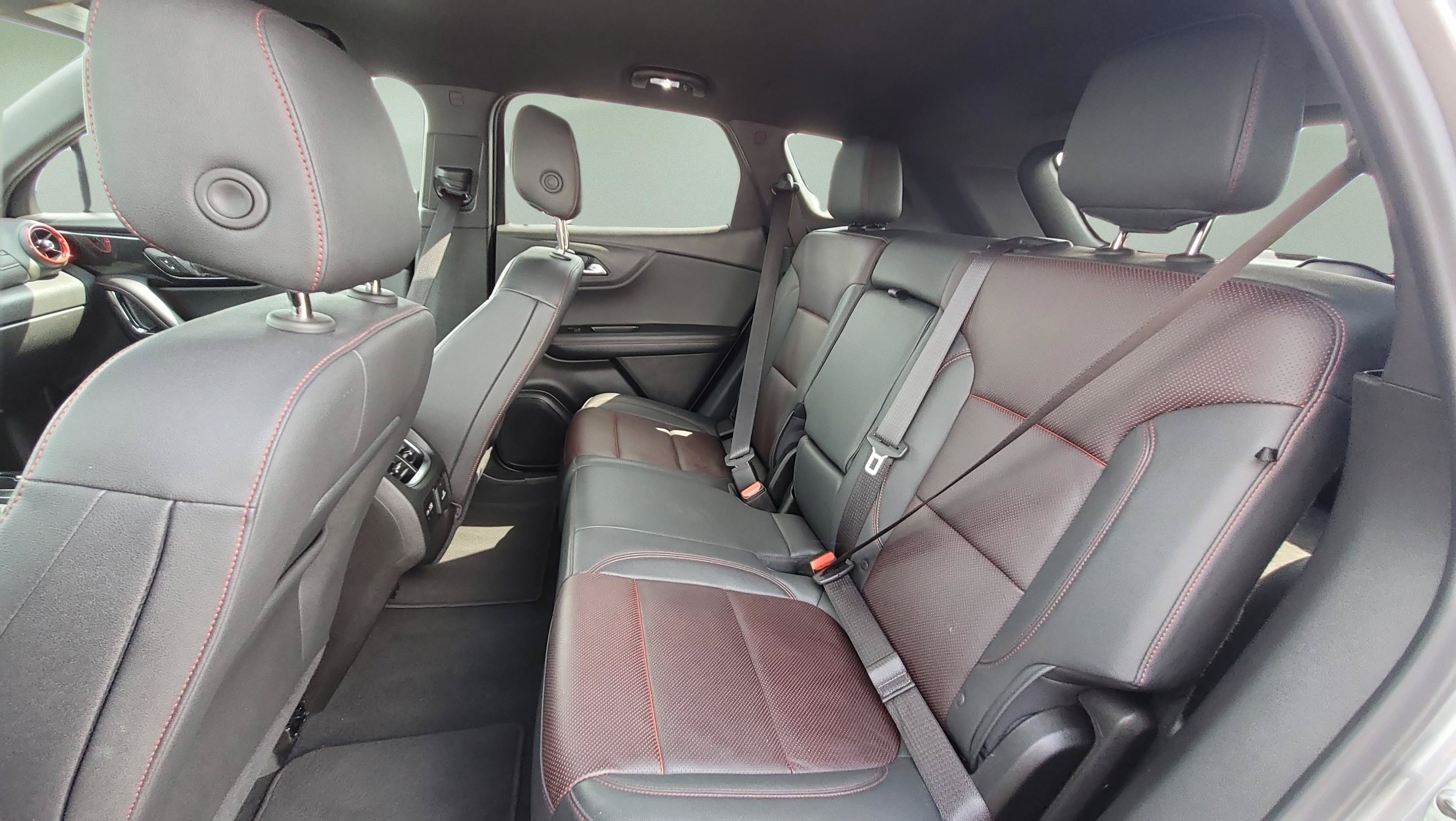 Used 2025 Chevrolet Blazer RS FWD image 16
