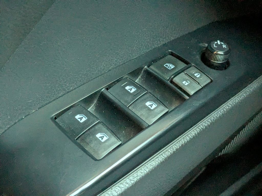 Used 2020 Toyota Camry LE image 22