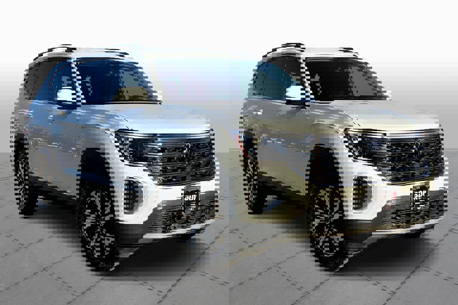 Certified 2024 Volkswagen Atlas SE image 3