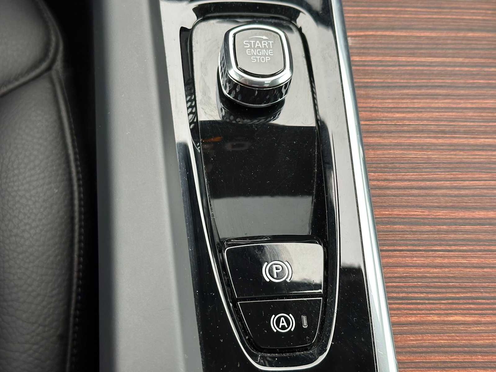 Certified 2025 Volvo S60 B5 Plus image 31