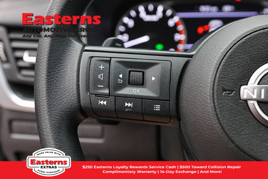 Used 2023 Nissan Rogue S AWD/4WD image 16