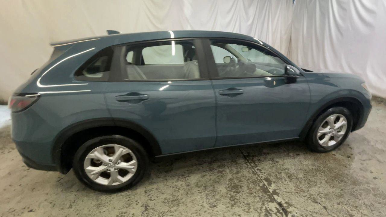 Certified 2025 Honda HR-V LX image 9