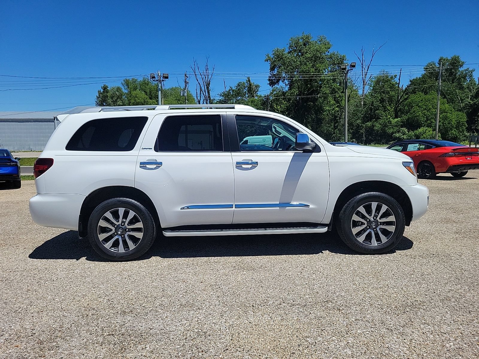 Used 2018 Toyota Sequoia Limited w/ Safety & Convenience Package AWD/4WD image 2