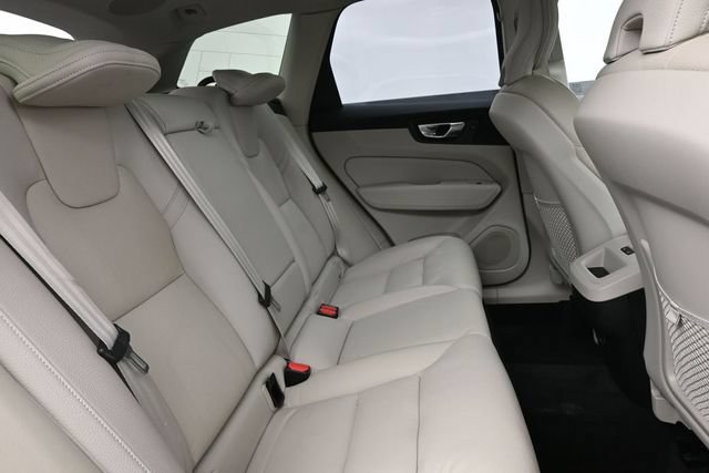 Used 2023 Volvo XC60 B5 Plus w/ Climate Package AWD/4WD image 32